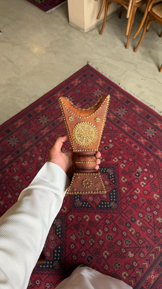 مبخرة من اثل حايل بلون غامق بمقاس 26