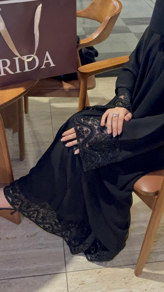 عباية بسمه