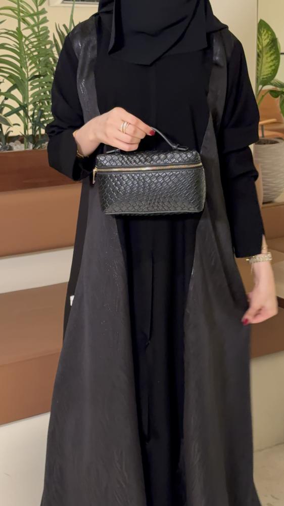 عباية لينا