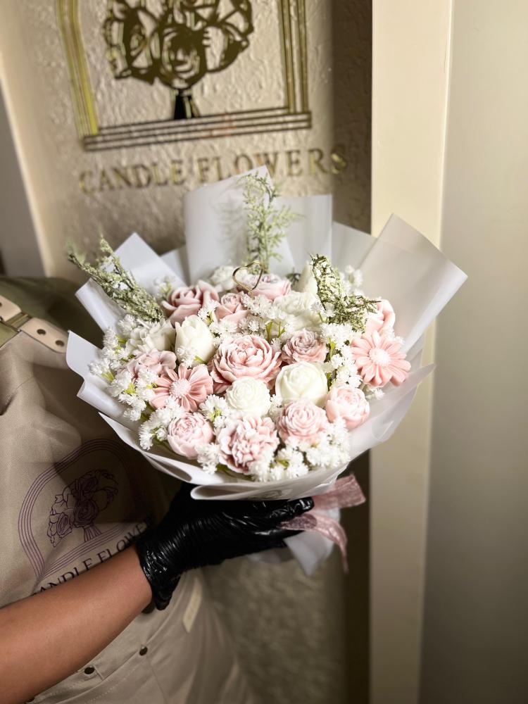 Light pink bouquet باقة لايت بنك