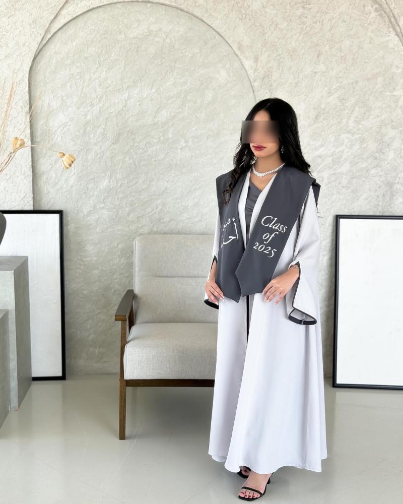 عبايه تخرج  2025