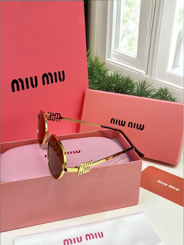 نظارة نسائية ميو ميو miu miu