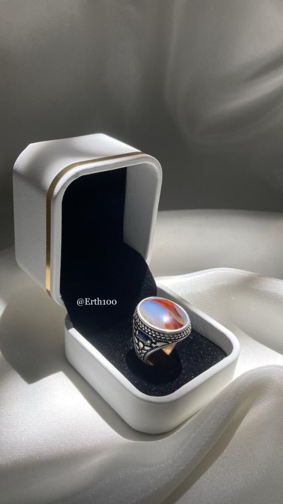 Men's silver ring 925 karat topped with natural original Yemeni agate.