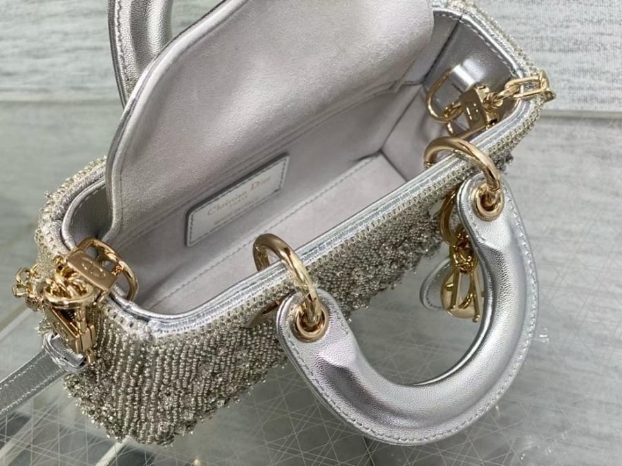 Lady Dior mini size 16c