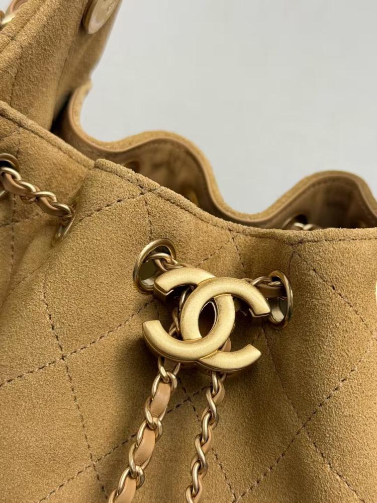 Chanel 25 bag size 20 cm