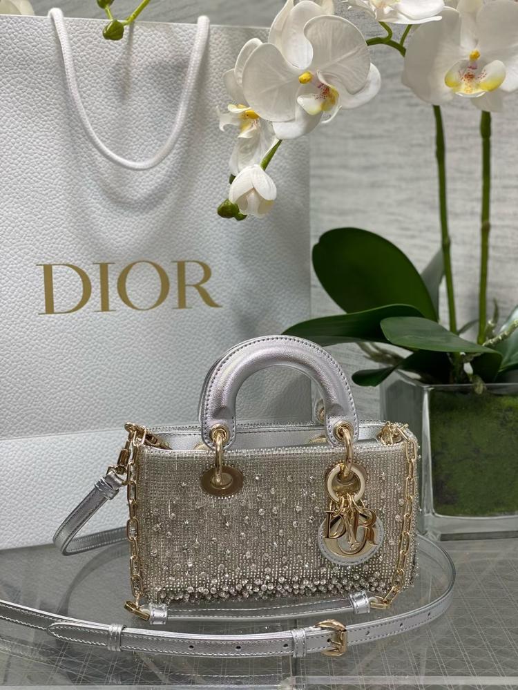 Lady Dior mini size 16c