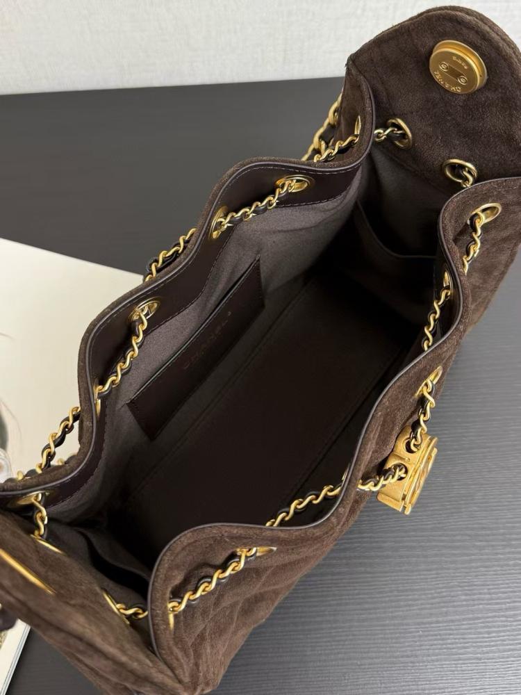 Chanel 25 bag size 20 cm
