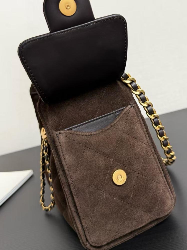 Chanel 25 bag size 20 cm