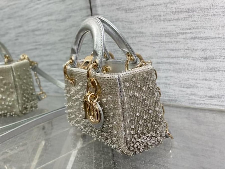 Lady Dior mini size 16c