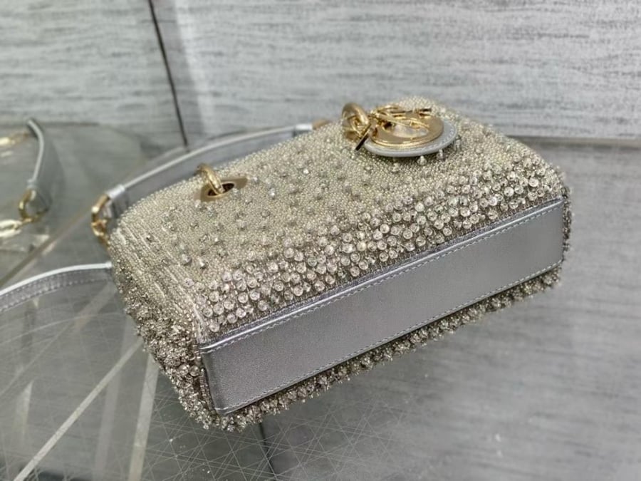 Lady Dior mini size 16c