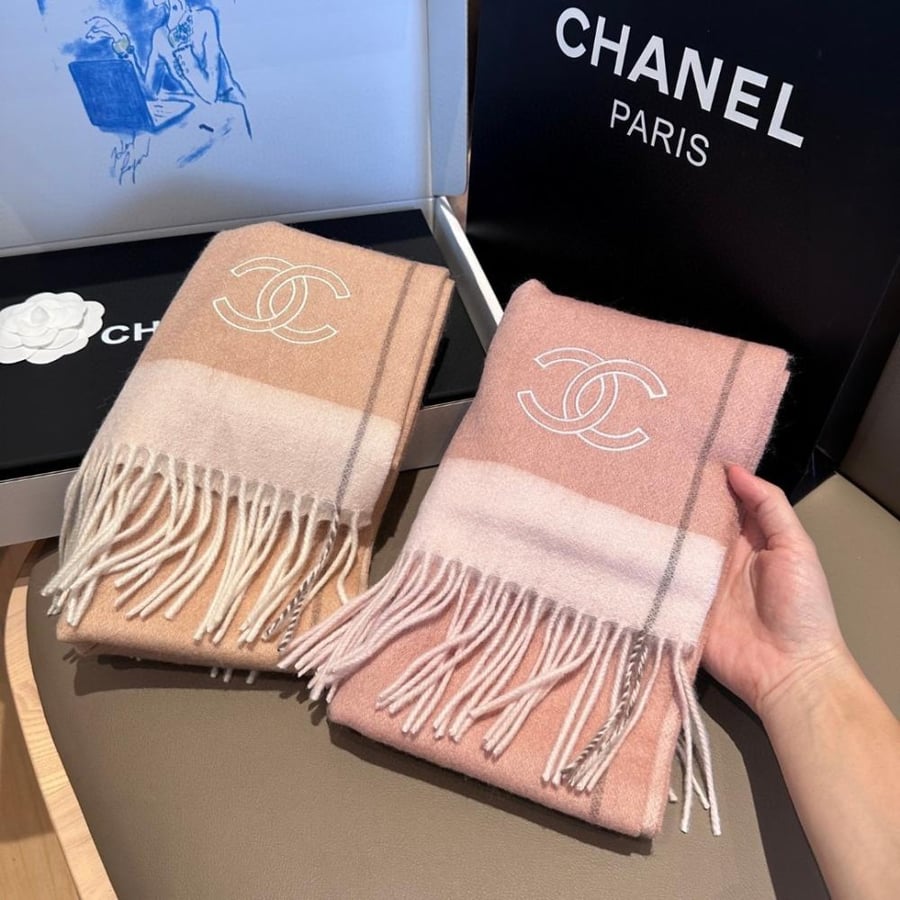 Chanel scarf "Lounine"
