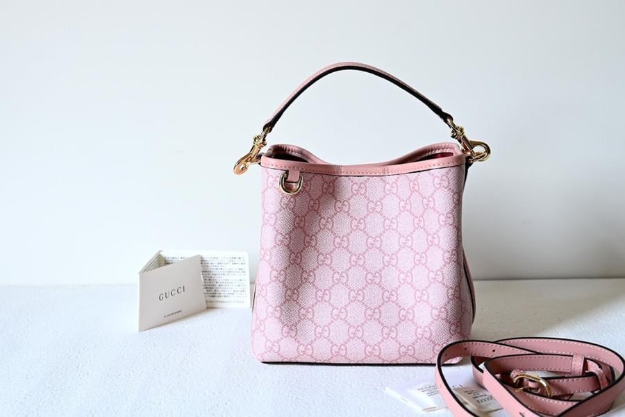 Gucci GG Emblem bag 19cm