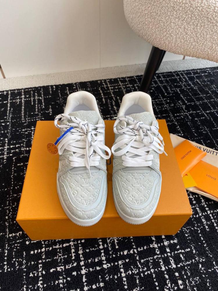 شوز lv