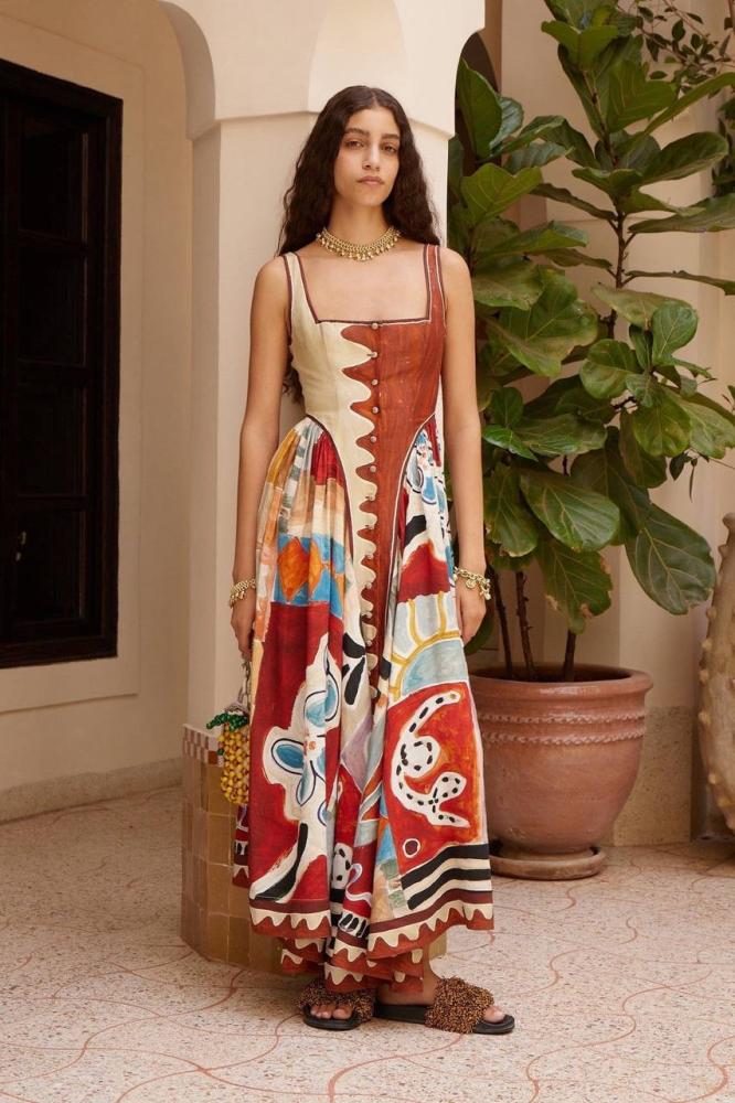 Elegant summer dress with prints