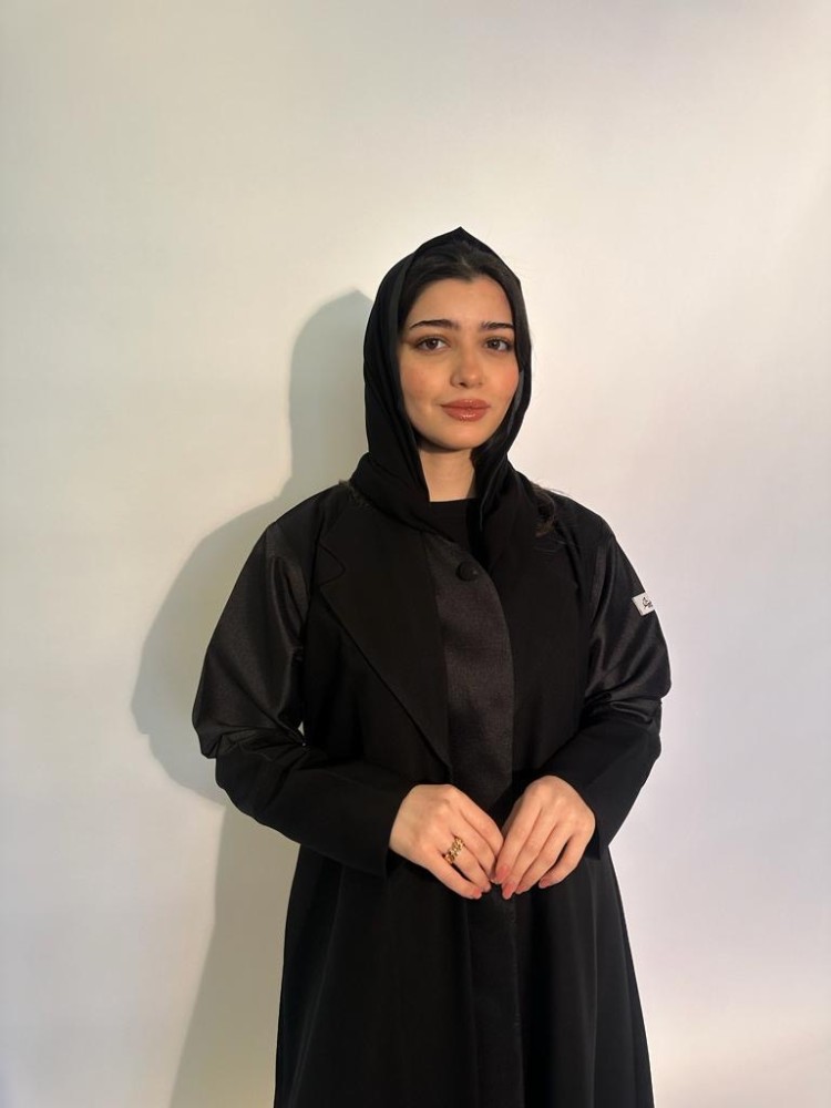 عبايه مودرن لون اسود