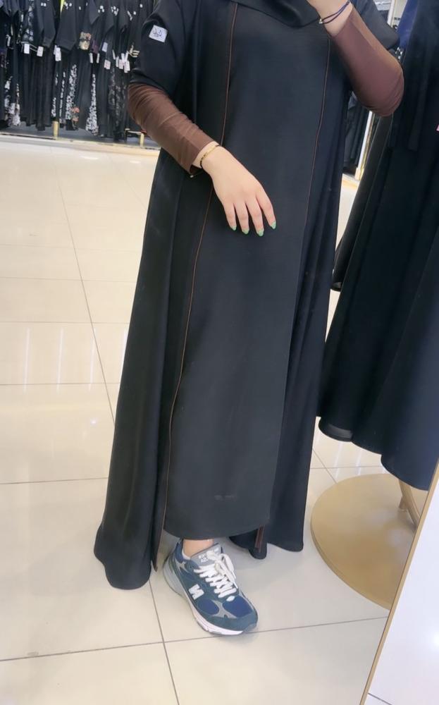 عبايه كم استرتش لون بني