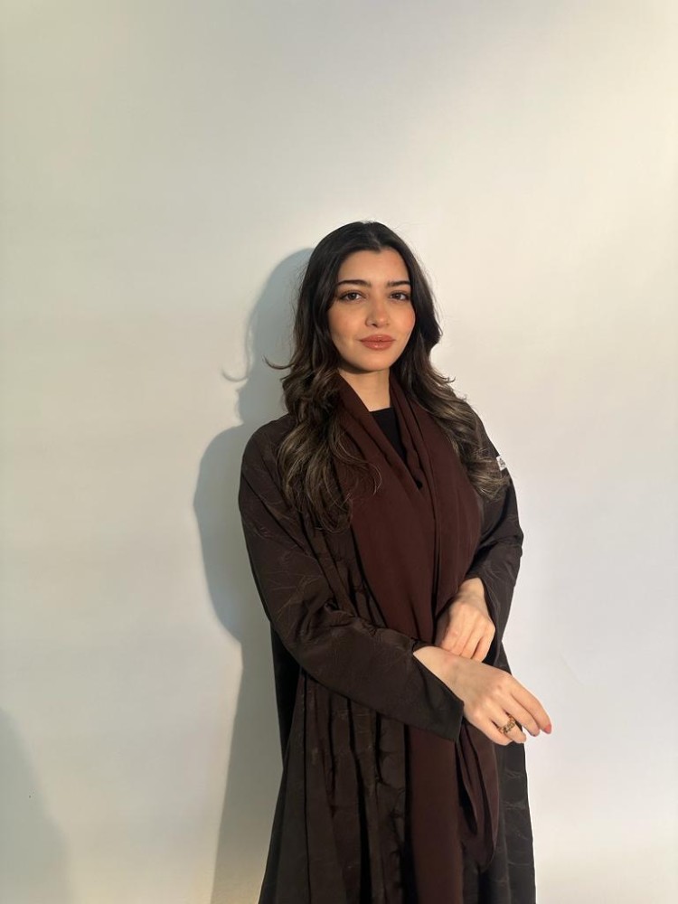 عبايه كلوش لون بني
