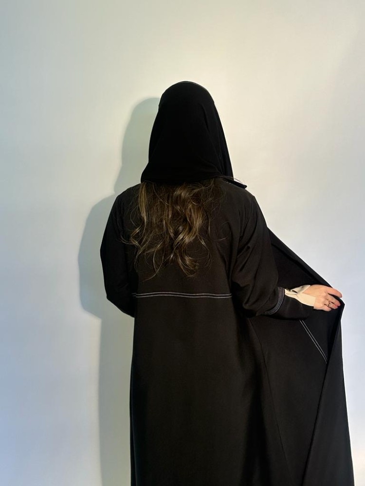 عبايه الجوهره لون اسود