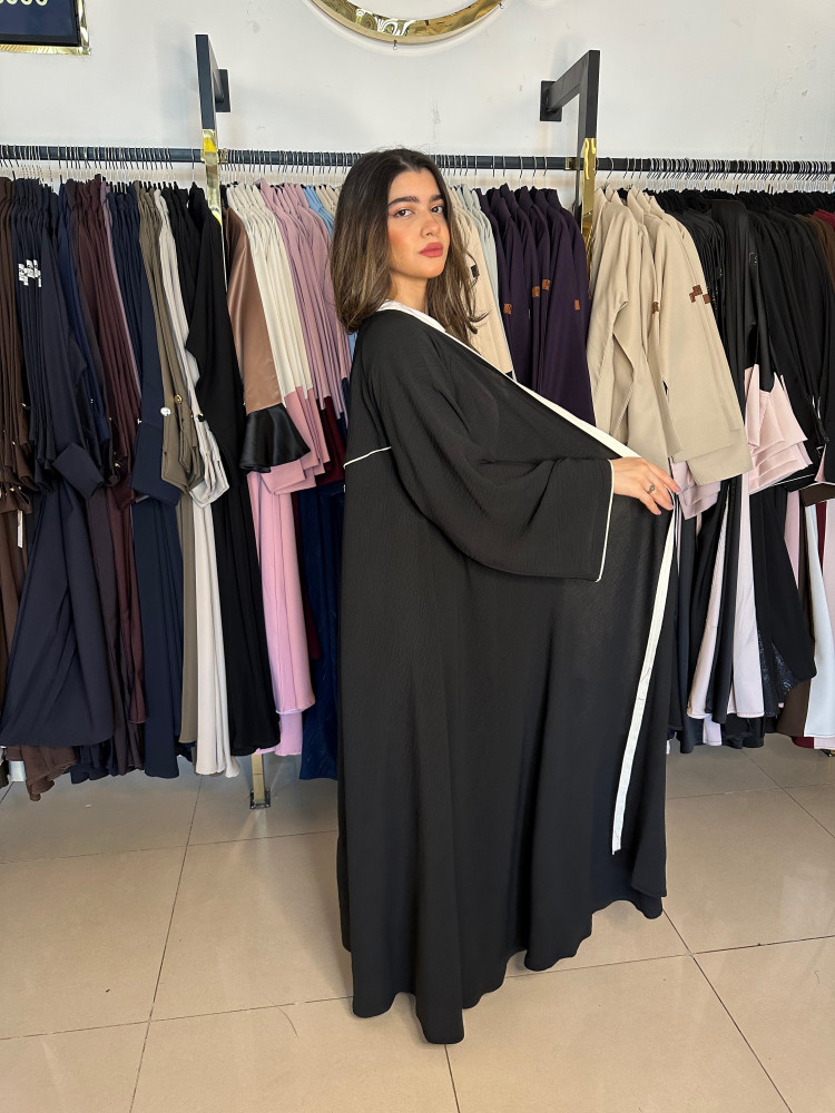 عبايه الموسم لون اسود
