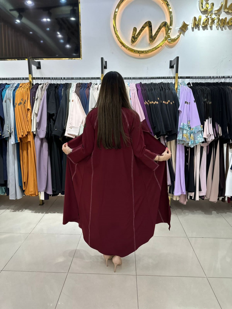 عبايه لون عنابي بخيوط بيضاء