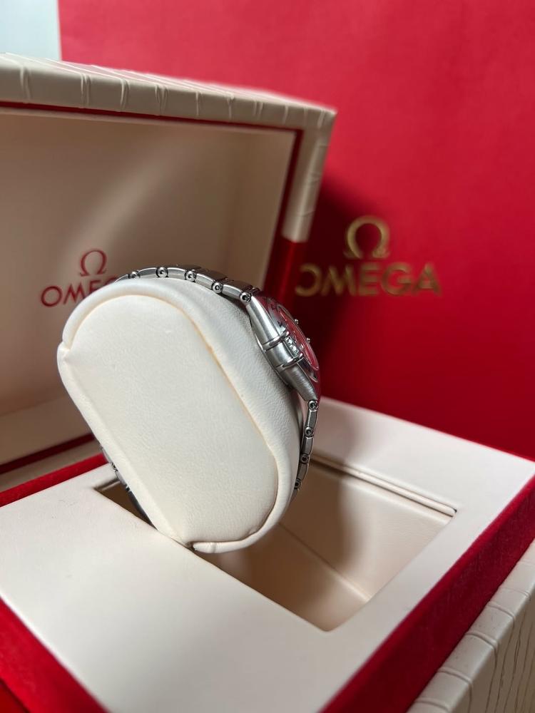 ساعة اوميغا نسائي