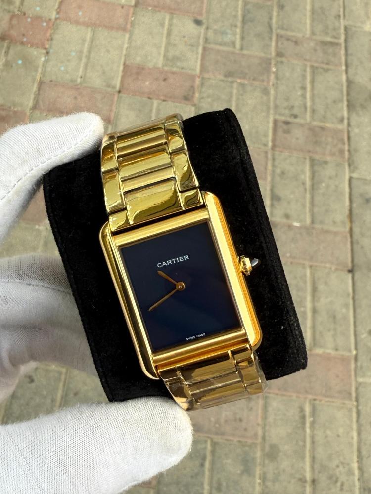 Men's gold Cartier watch, luxurious, first class, same as the picture