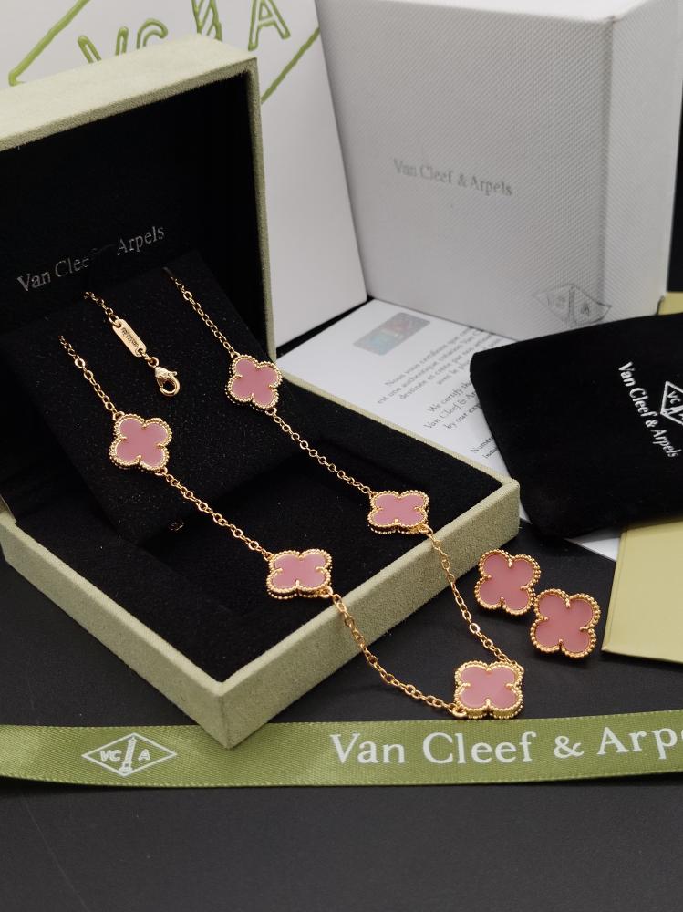 Van Cleef women's necklace and earrings set