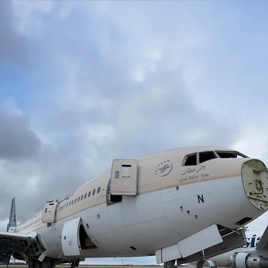 أفييشن تاق الخطوط السعودية B777-200ER -  اللون الرملي