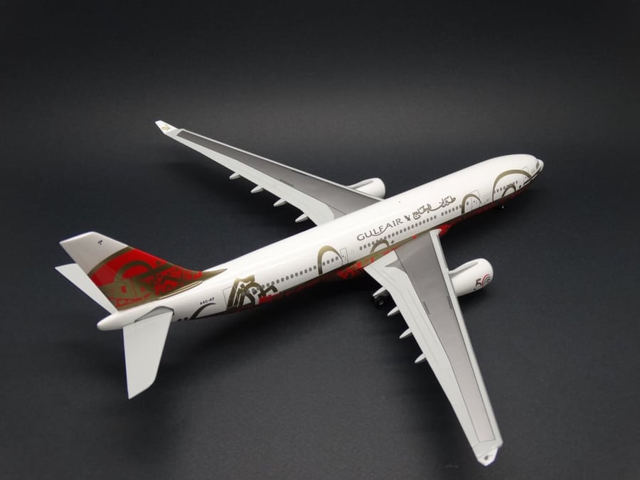 مجسم طيران الخليج A330-200 مقاس 1:200