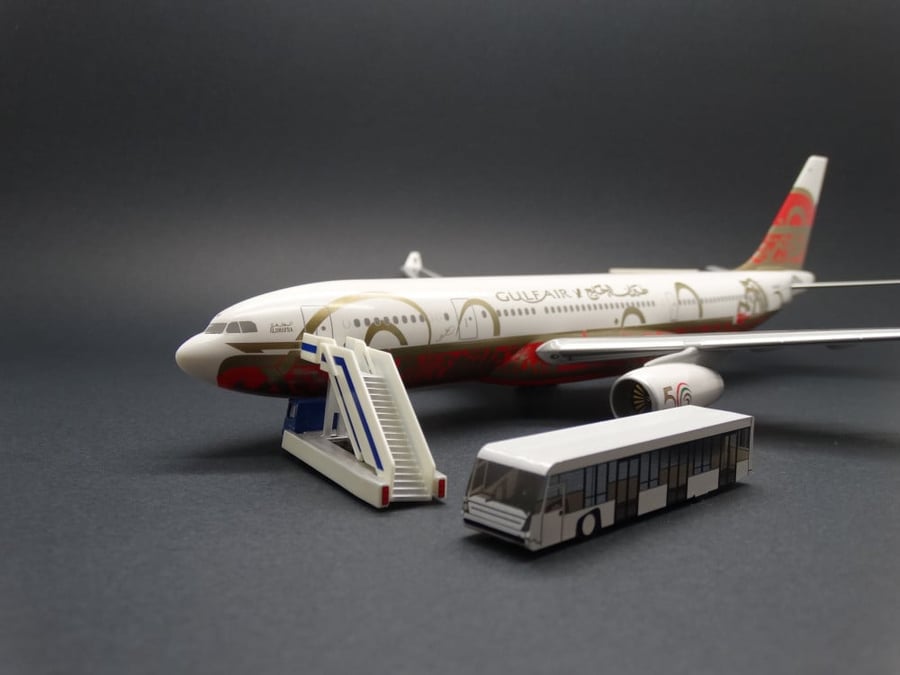 مجسم طيران الخليج A330-200 مقاس 1:200