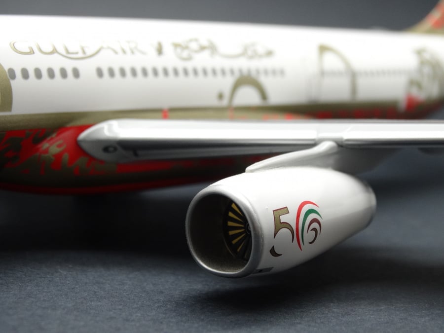 مجسم طيران الخليج A330-200 مقاس 1:200