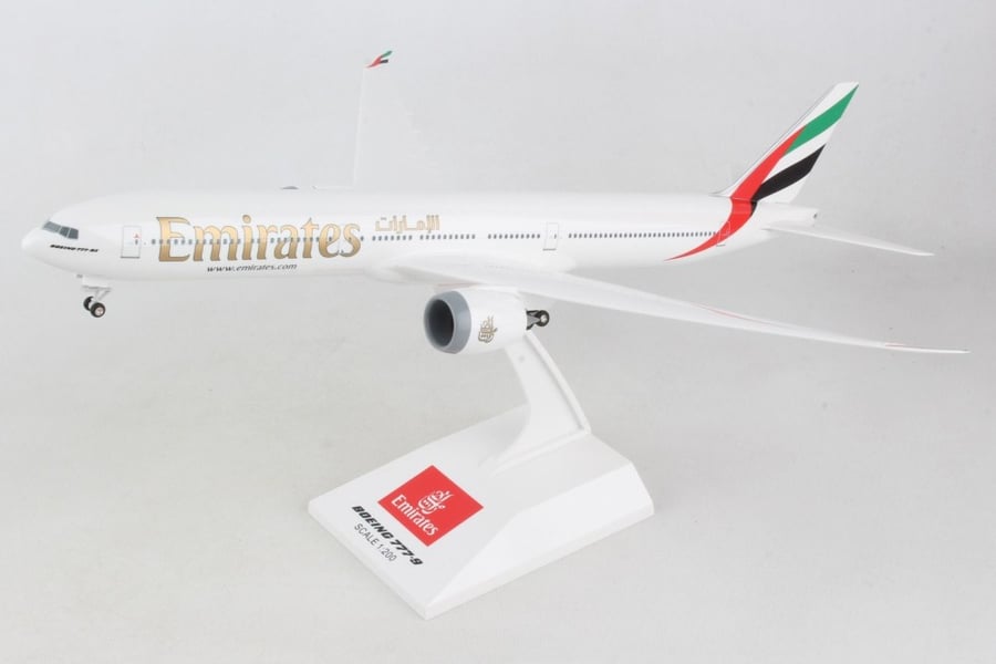 مجسم الخطوط الاماراتية B777-9 مقاس 1:200