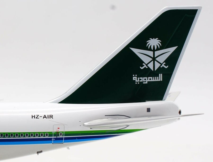 مجسم الخطوط السعودية B747-300 مقاس 1:200