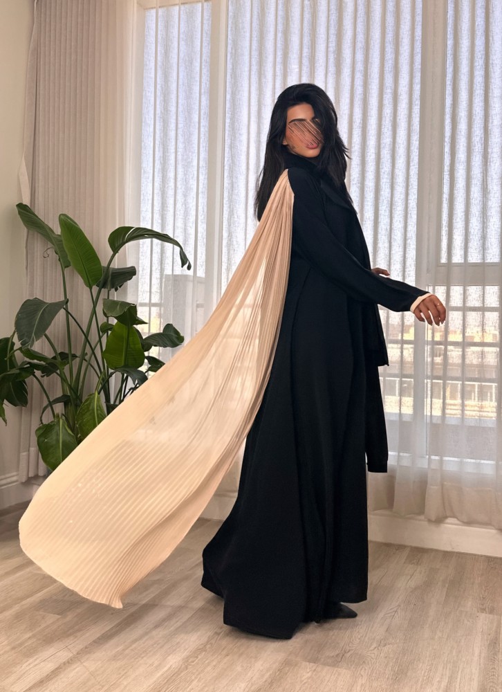 عباية كريب ب اضافه شيفون باللون البيج