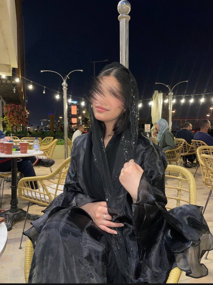 عبايه اكمام كلوش