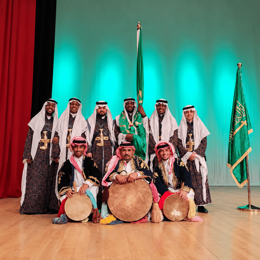 خدمة فرقة استعراضية سعودية
