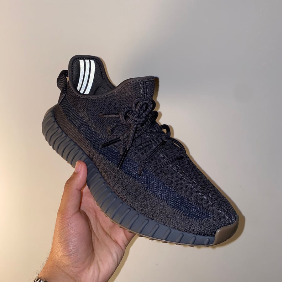 Yeezy مقاس 40