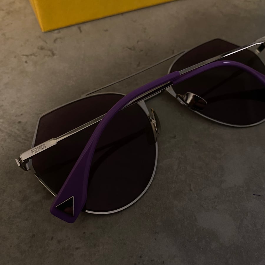 بنفسجي FENDI SUNGLASSES