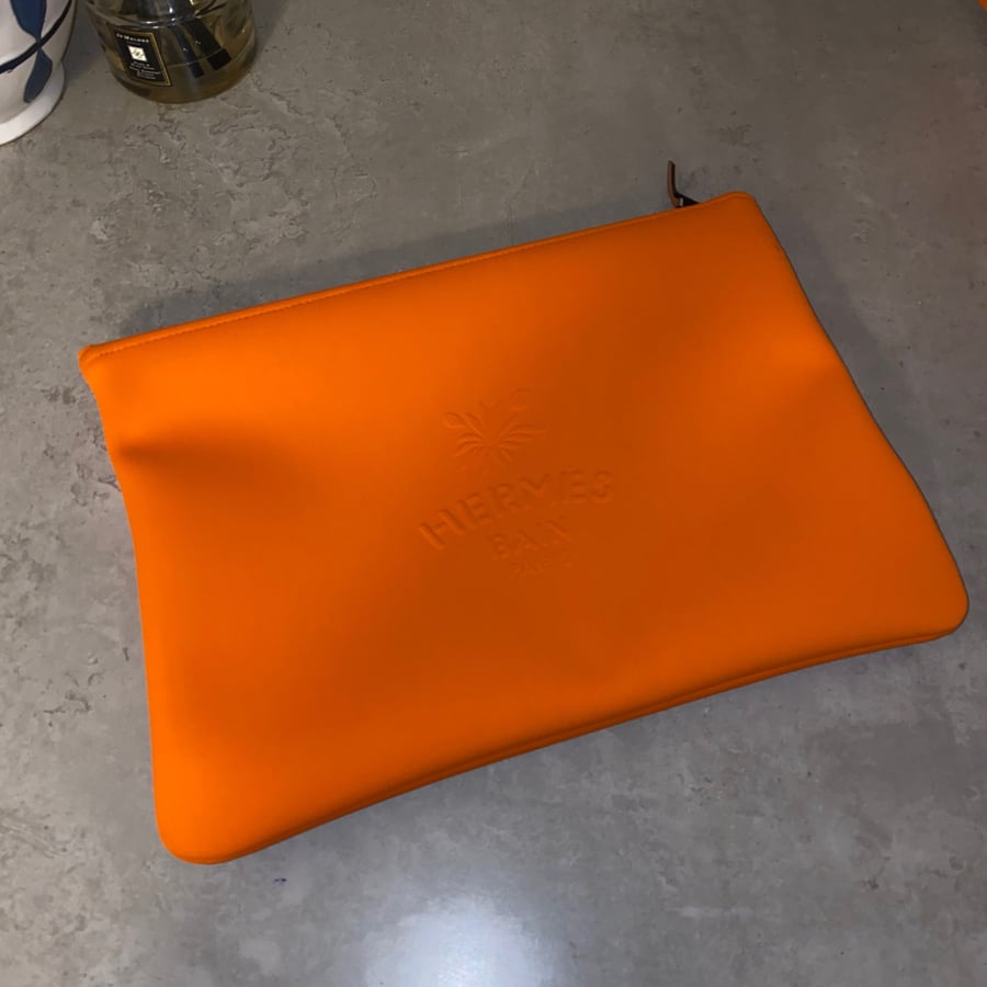 Hermes pouch لارج