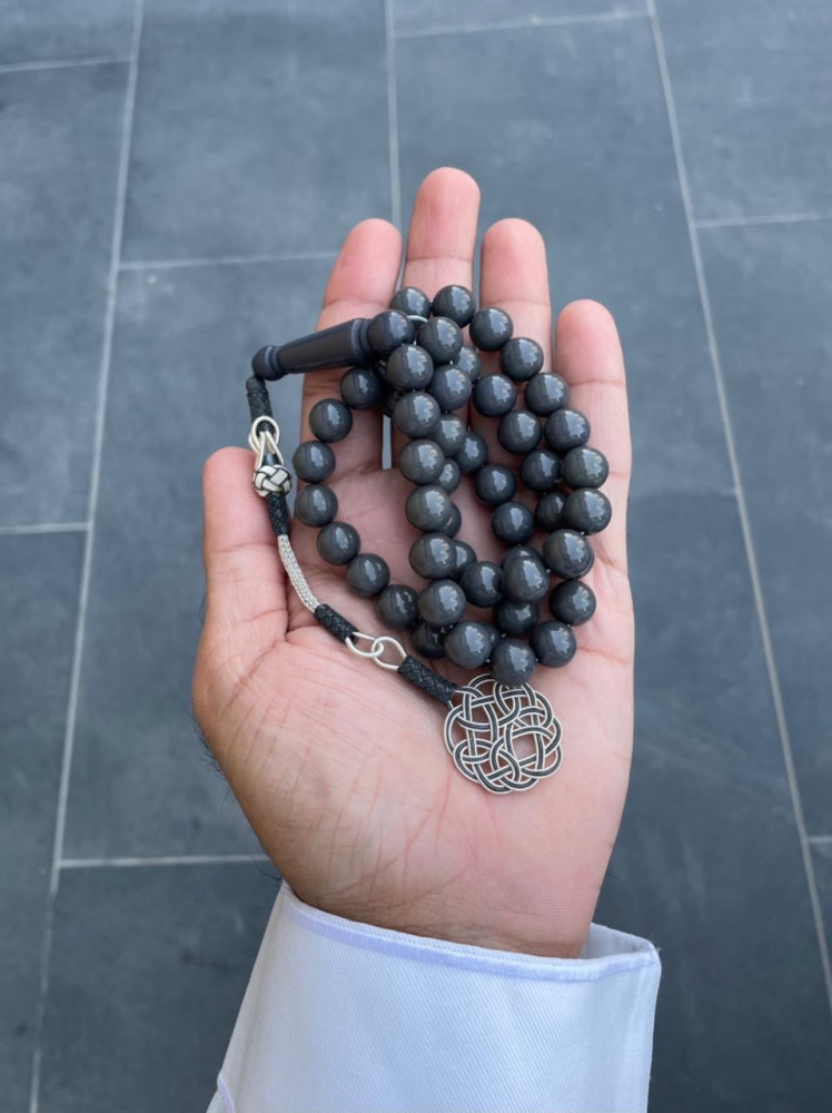 سبحة رمادية فضة