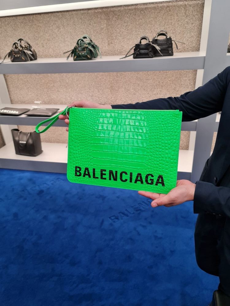 BALENCIAGA باوتش