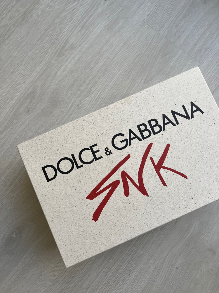 Dolce&gabbana مقاس 40 رجالي