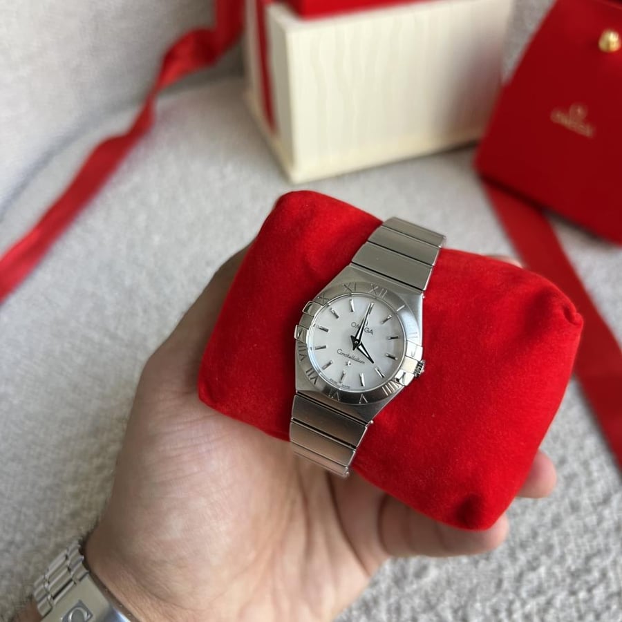 Omega 28mm صدف نسائية