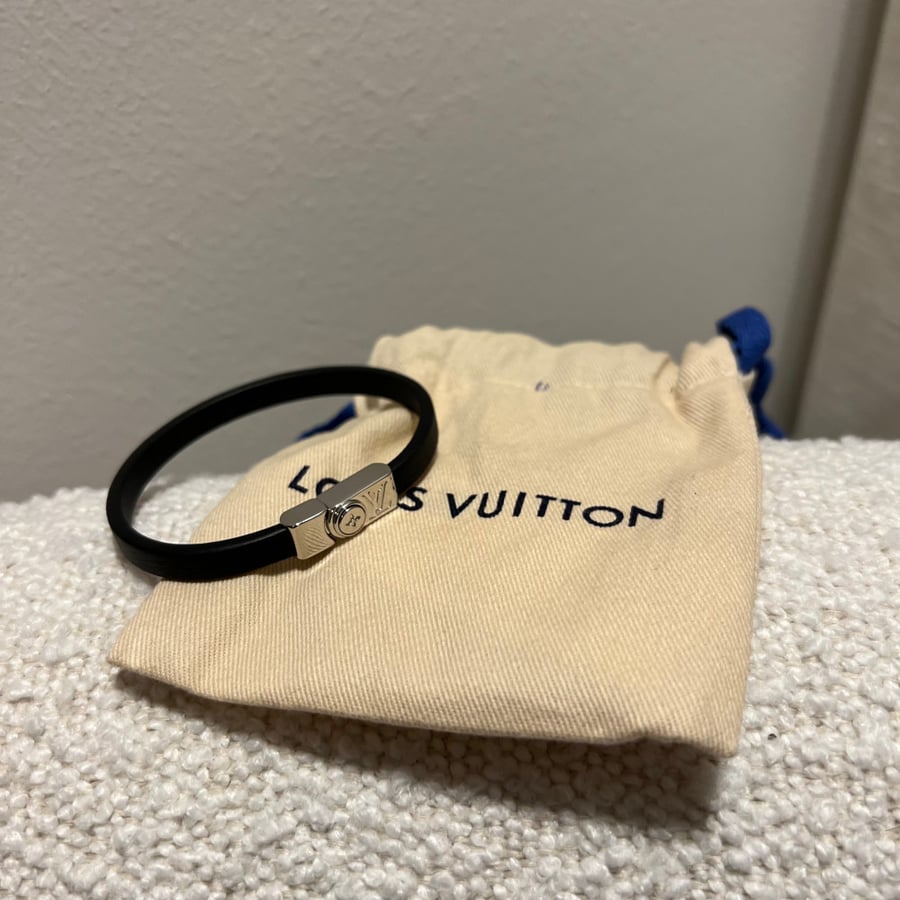 LouisVuitton سوارة ميديم