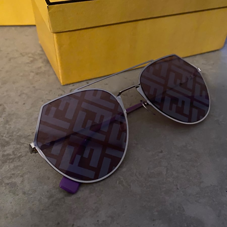 بنفسجي FENDI SUNGLASSES