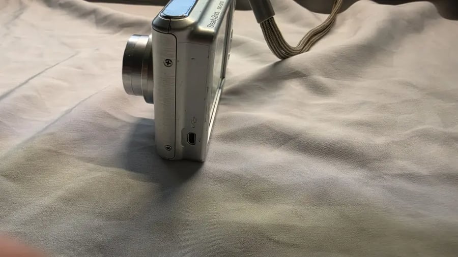 Sony Cyber-shot DSC-S2100 — فضي