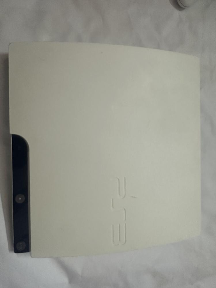 PlayStation 3 Slim   اللون الأبيض   موديل CECH-3000A