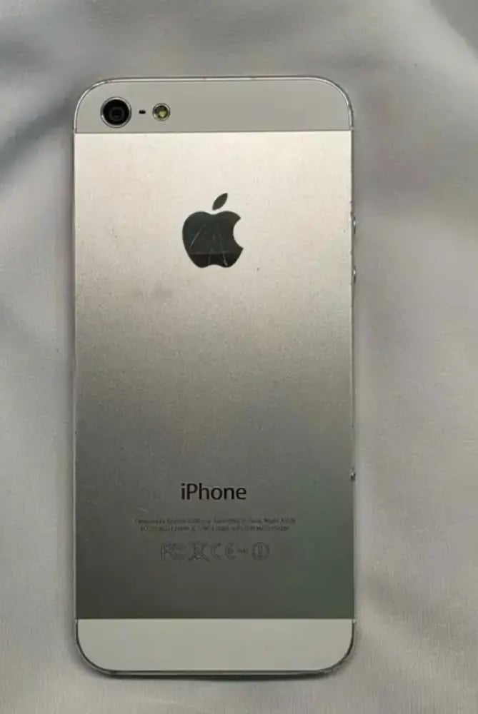 عادي iPhone 5 — أبيض