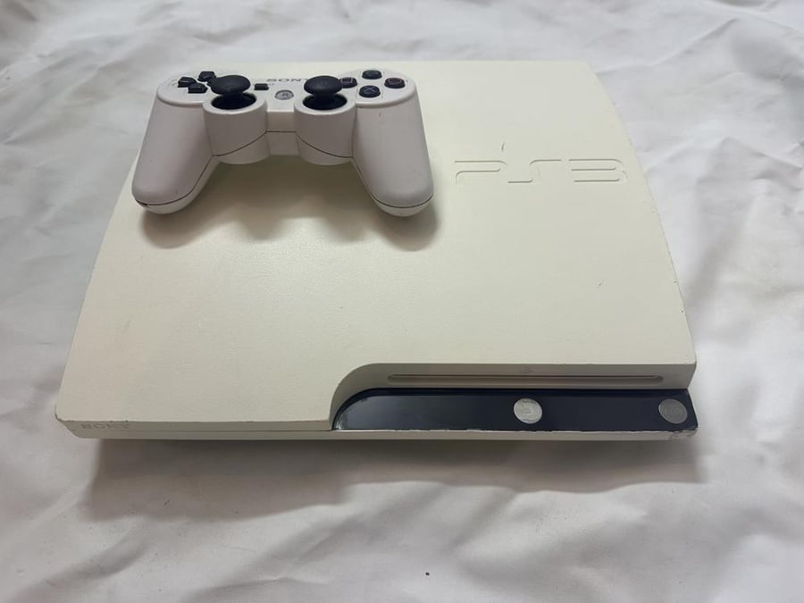 PlayStation 3 Slim   اللون الأبيض   موديل CECH-3000A