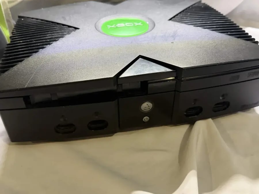 Xbox Original — مع يد جديدة
